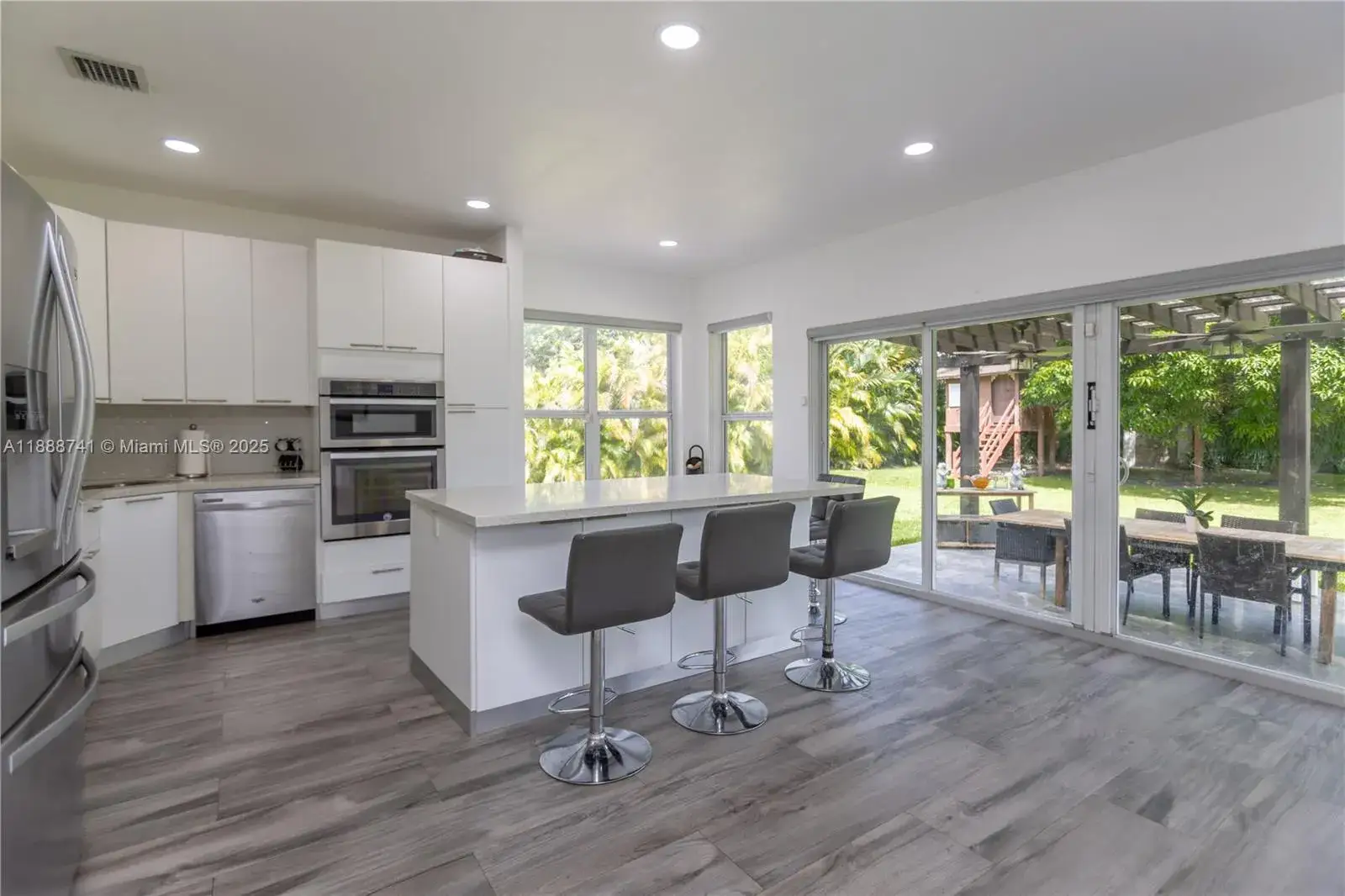 5 bedroom 3 bath Residential for sale at 507 Hunting Lodge Dr, Miami Springs FL 33166