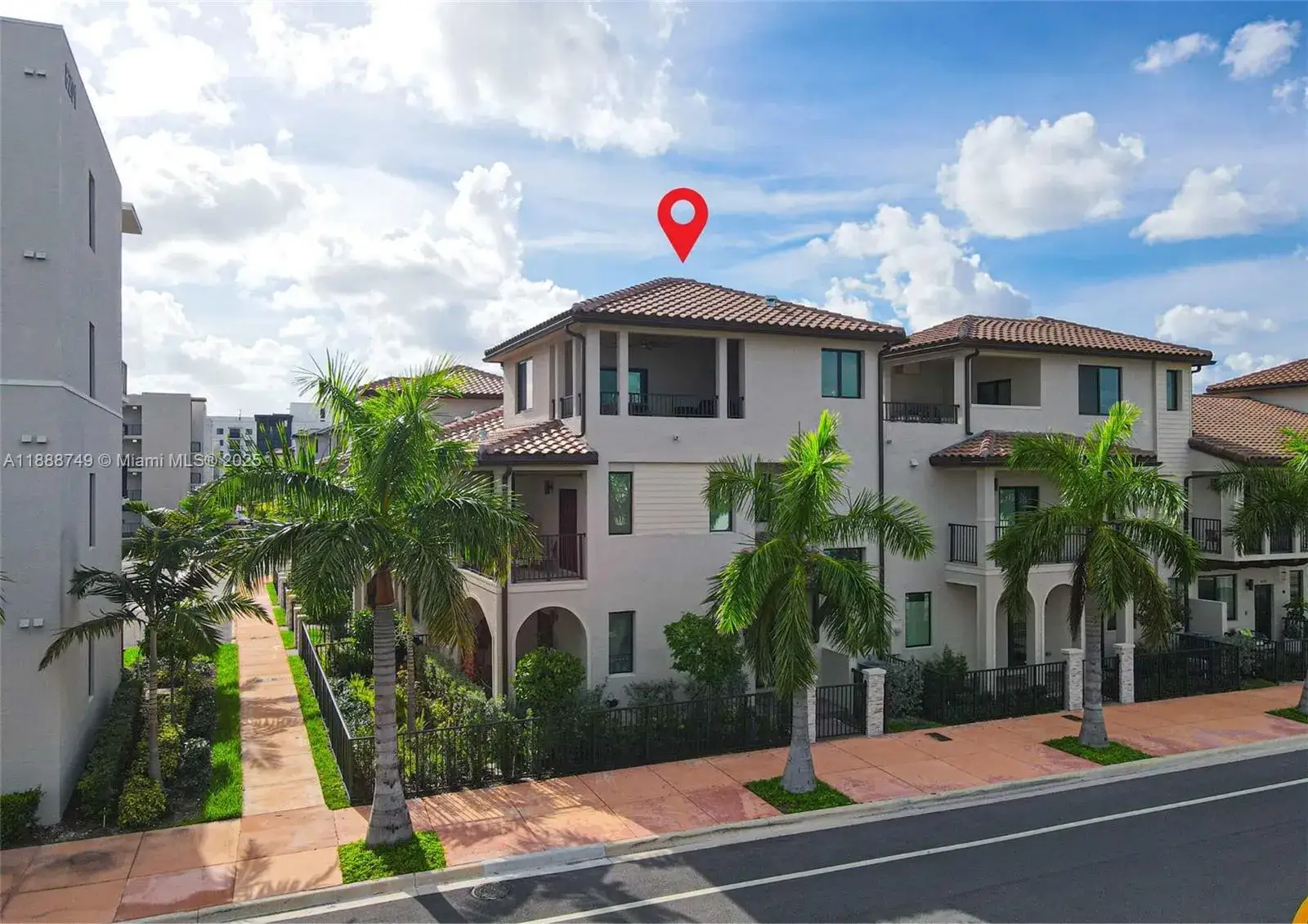 3 bedroom 3 bath Residential for sale at 4260 NW 82nd Ave, Doral FL 33166
