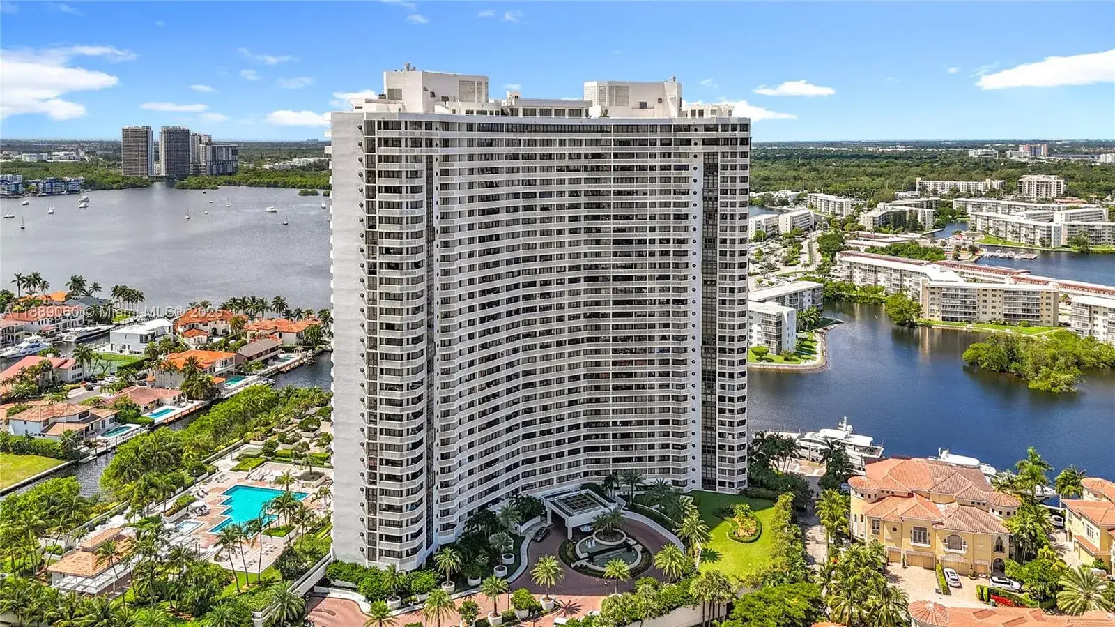 2 bedroom 2 bath Residential Lease for rent at 1000 W Island Blvd # 2208, Aventura FL 33160