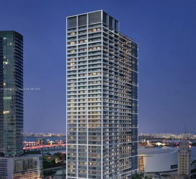 1 bedroom 1 bath Residential for sale at 159 NE 6th St # 5013, Miami FL 33132