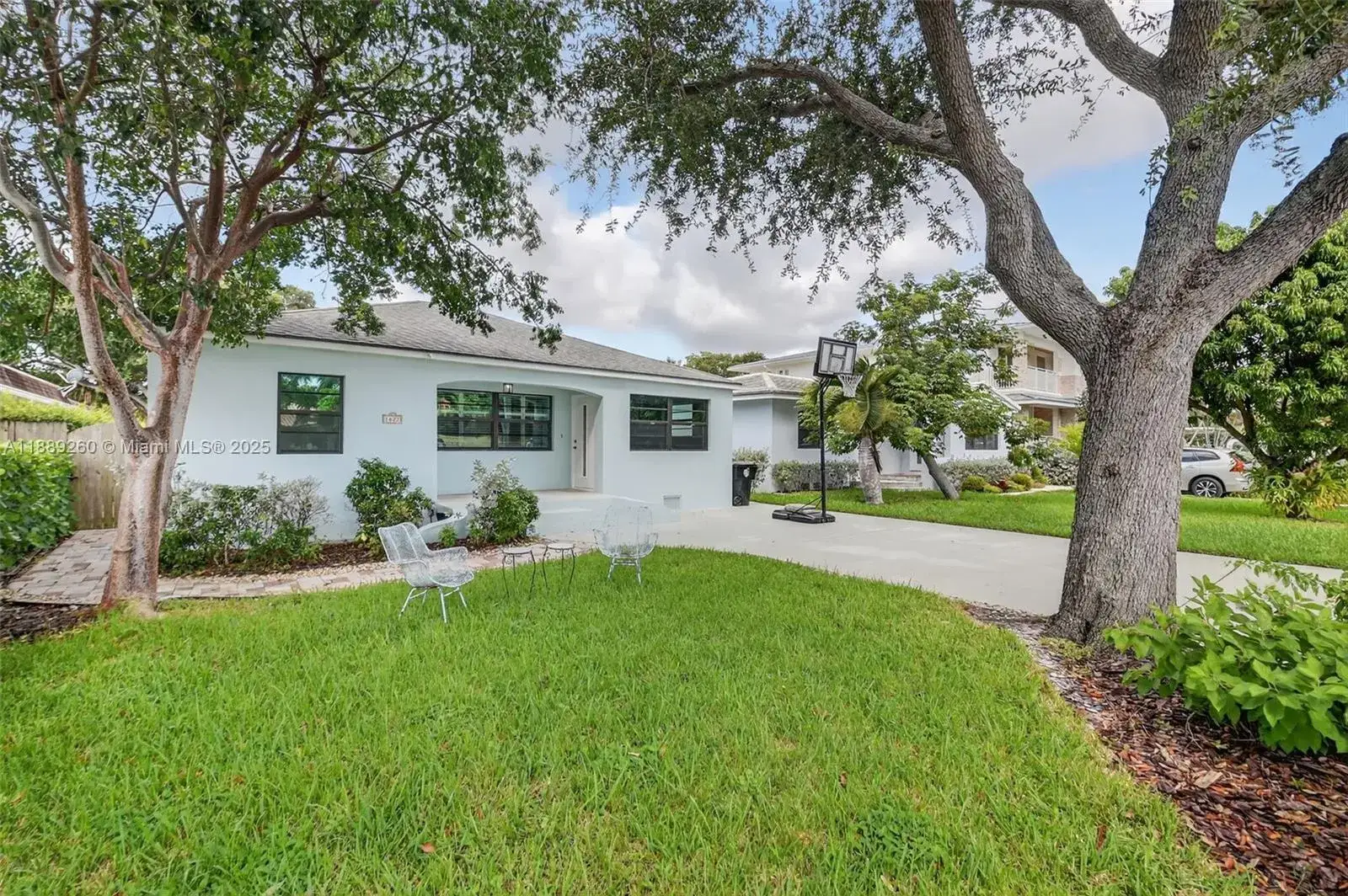3 bedroom 2 bath Residential for sale at 1027 S Palmway, Lake Worth FL 33460
