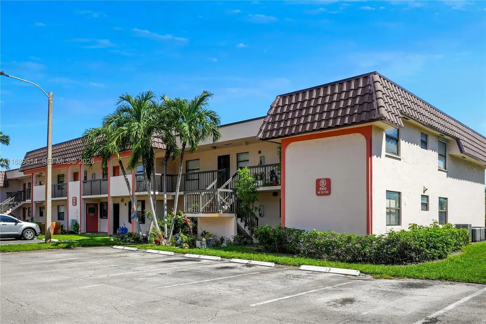 3 bedroom 2 bath Residential for sale at 860 NE 207th Ter # 106, Miami FL 33179
