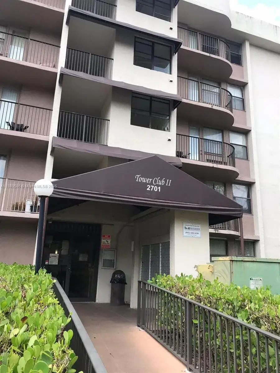 1 bedroom 1 bath Residential Lease for rent at 2701 Riverside Dr # B, Coral Springs FL 33065