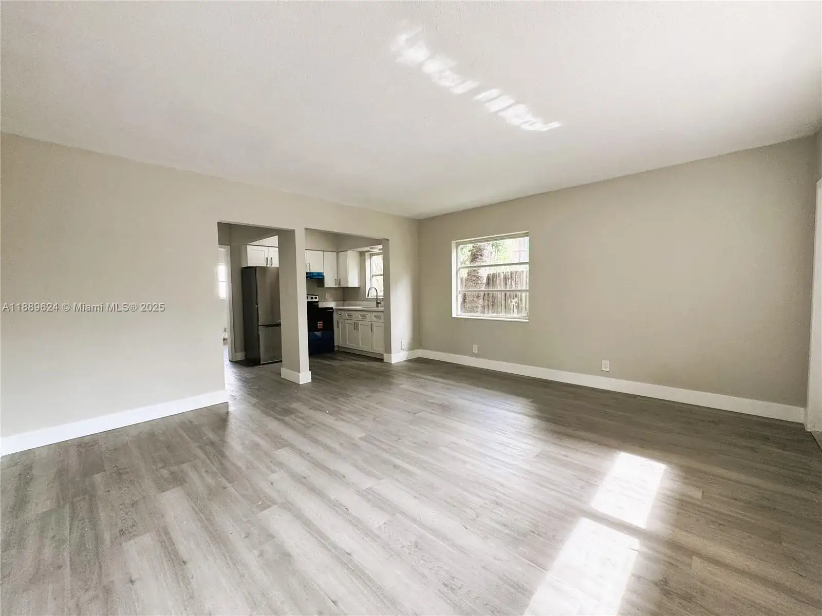 1 bedroom 1 bath Residential Lease for rent at 4317 NE 21st Ave # 4, Fort Lauderdale FL 33308