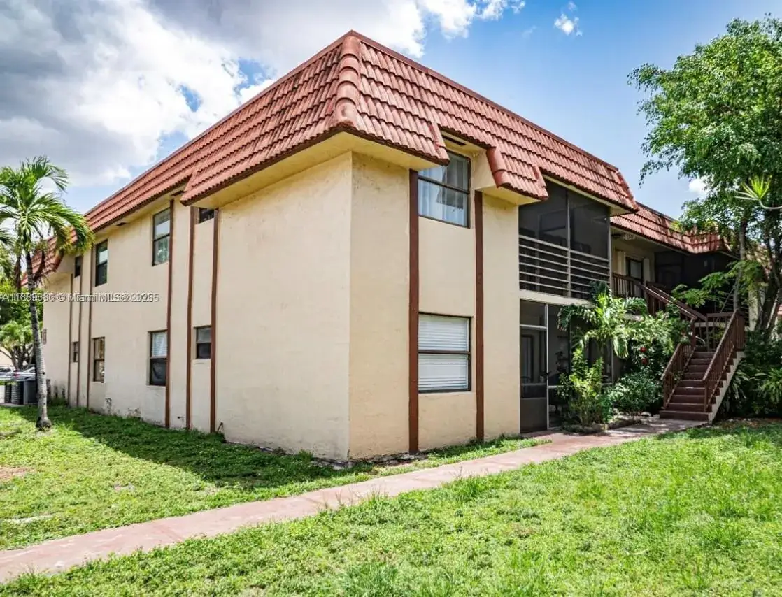 3 bedroom 2 bath Residential for sale at 6545 W 27th Ct # 47, Hialeah FL 33016