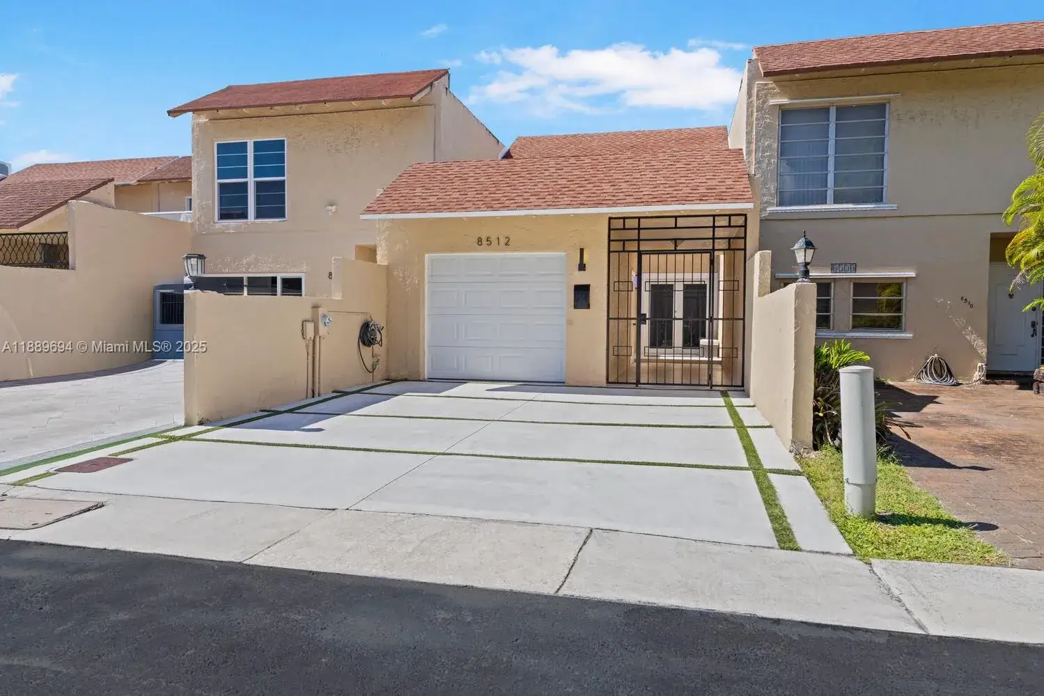 2 bedroom 2 bath Residential for sale at 8512 SW 103rd Ave, Miami FL 33173