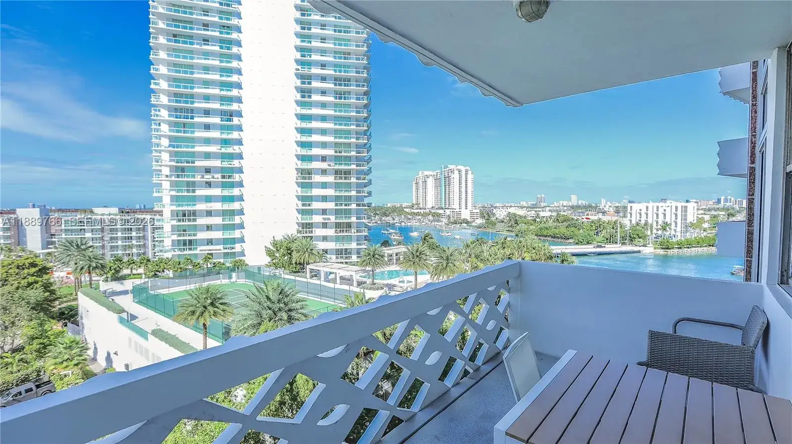 1 bedroom 1 bath Residential for sale at 20 Island Ave # 704, Miami Beach FL 33139