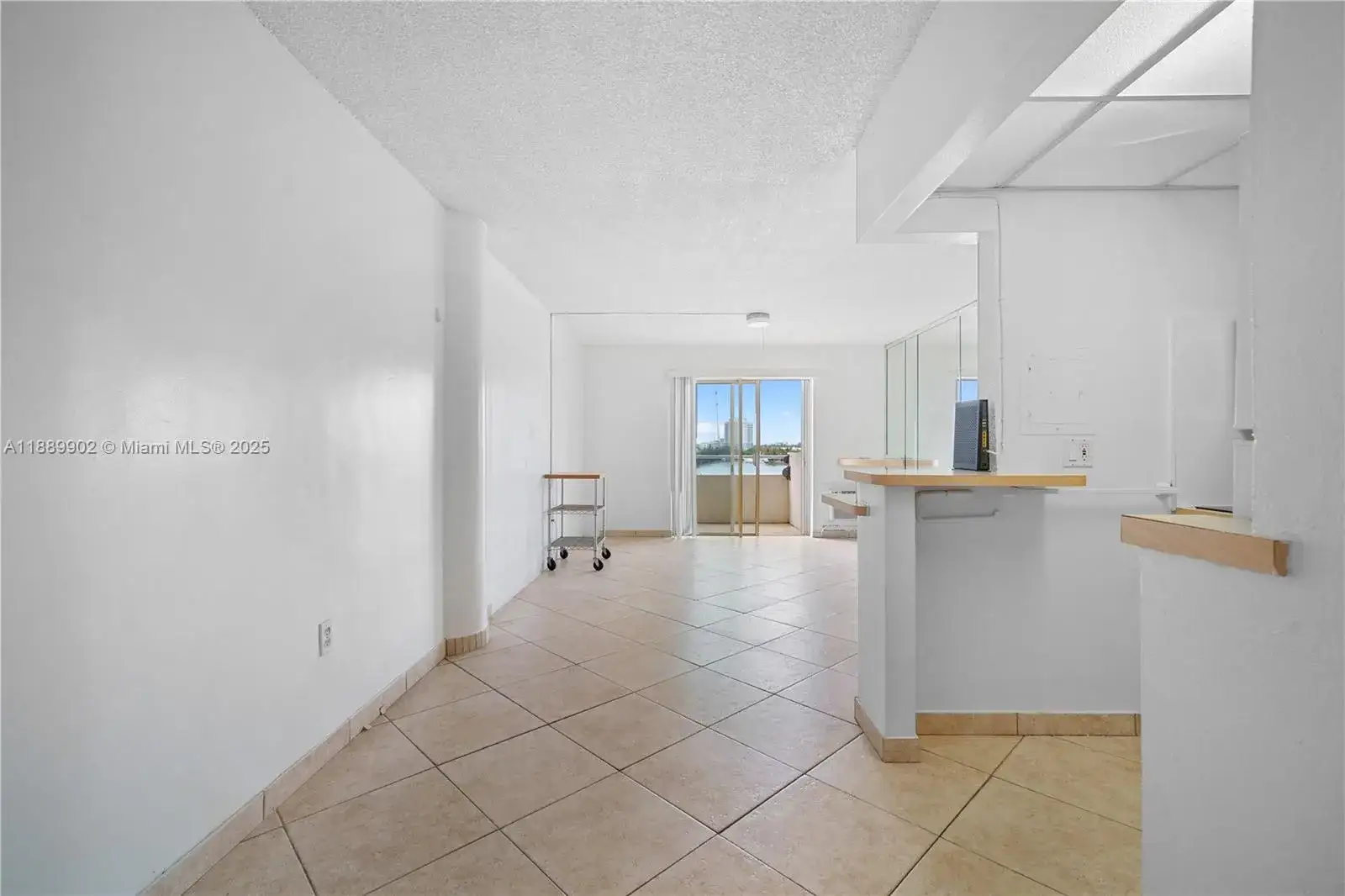 1 bath Residential for sale at 7904 West Dr # 405, North Bay Village FL 33141