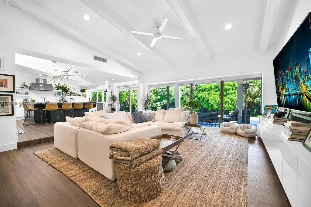 4 bedroom 3 bath Residential for sale at 7761 SW 170th St, Palmetto Bay FL 33157