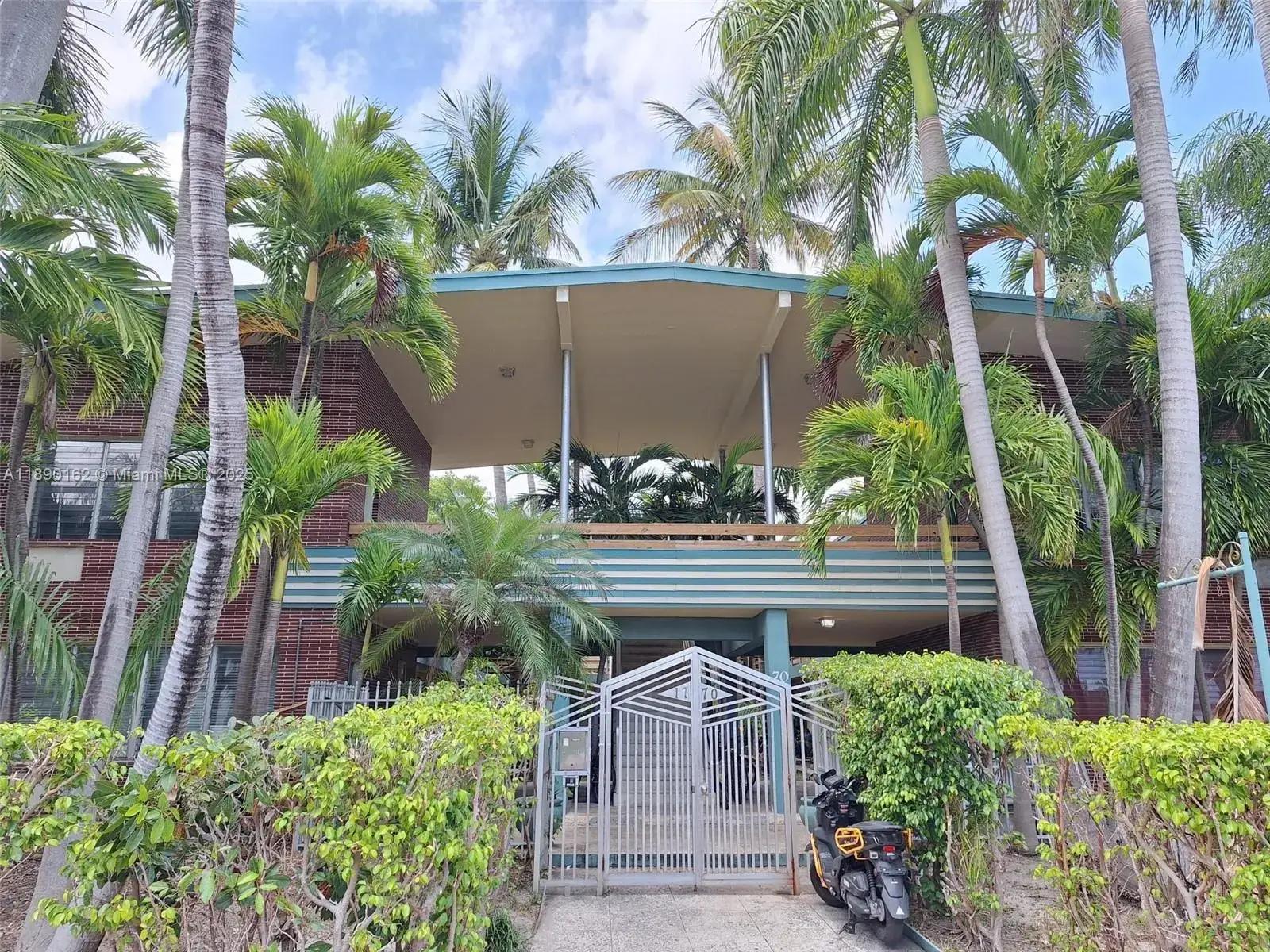 Commercial Sale for sale at 1770 Meridian Ave, Miami Beach FL 33139