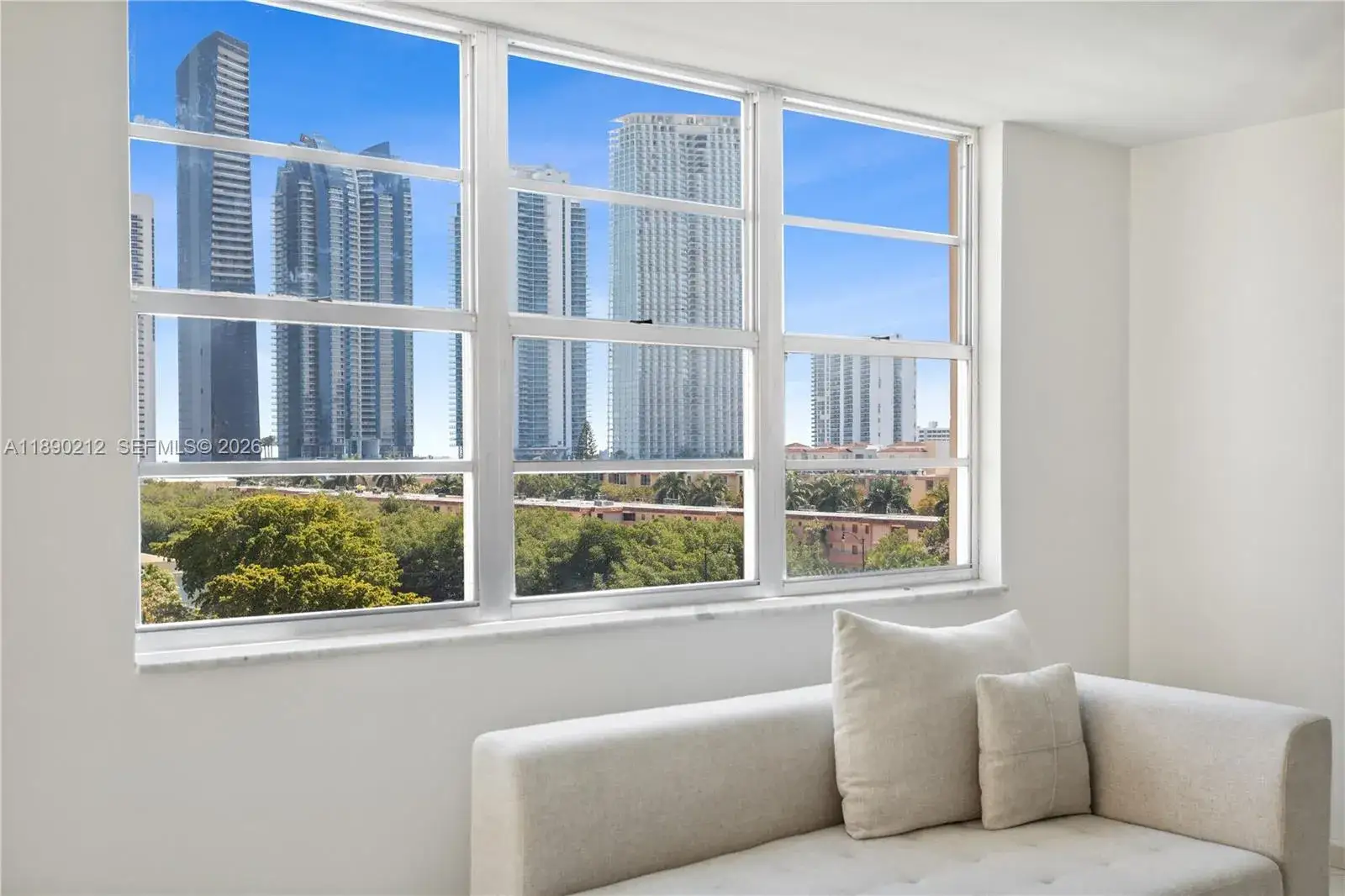 2 bedroom 2 bath Residential for sale at 250 174th St # 605, Sunny Isles Beach FL 33160