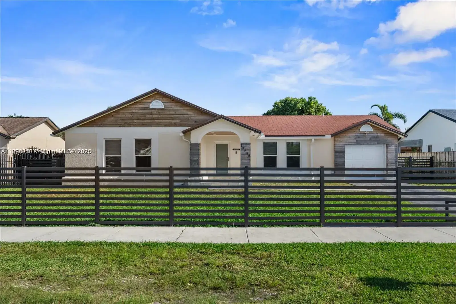 3 bedroom 2 bath Residential for sale at 13752 SW 285th St, Homestead FL 33033