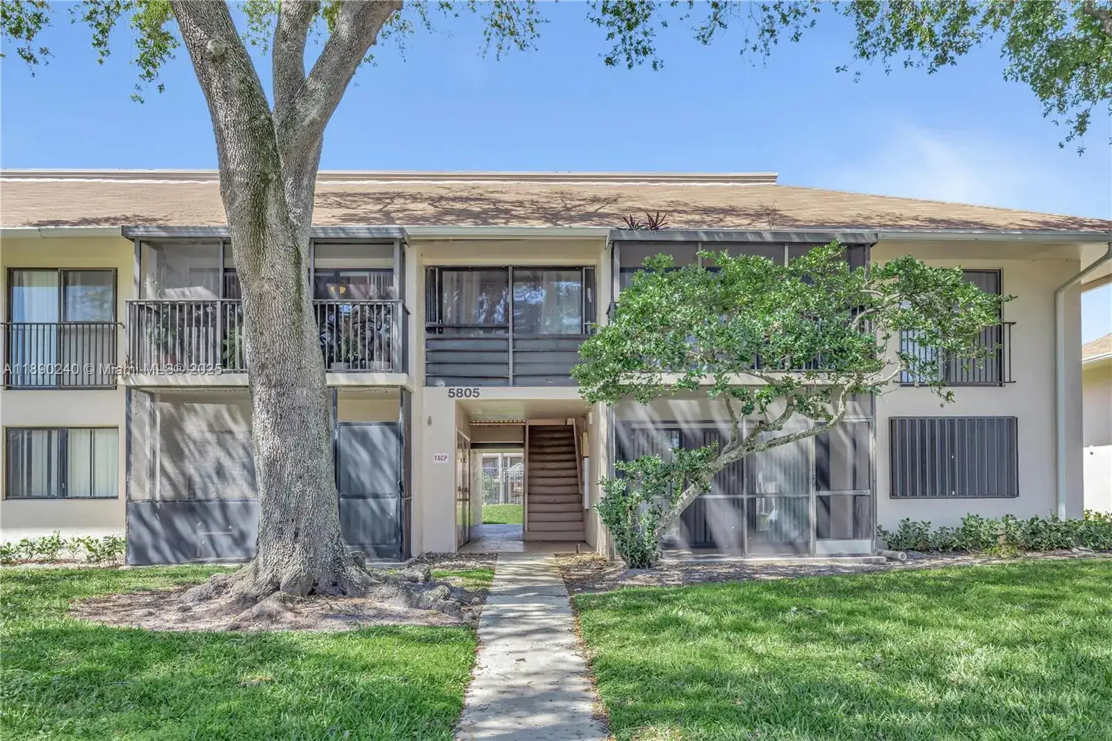 2 bedroom 2 bath Residential for sale at 5805 Washington St # 17, Hollywood FL 33023