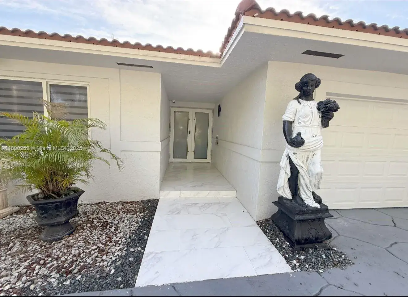 4 bedroom 3 bath Residential for sale at 16841 NW 80th Ct, Miami Lakes FL 33016