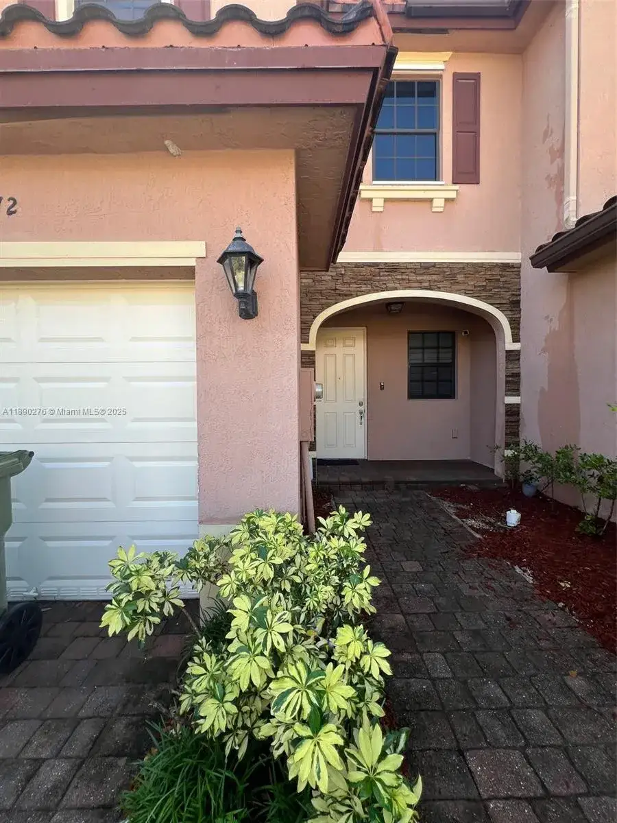 3 bedroom 2 bath Residential for sale at 3772 SE 2nd Dr # 3772, Homestead FL 33033