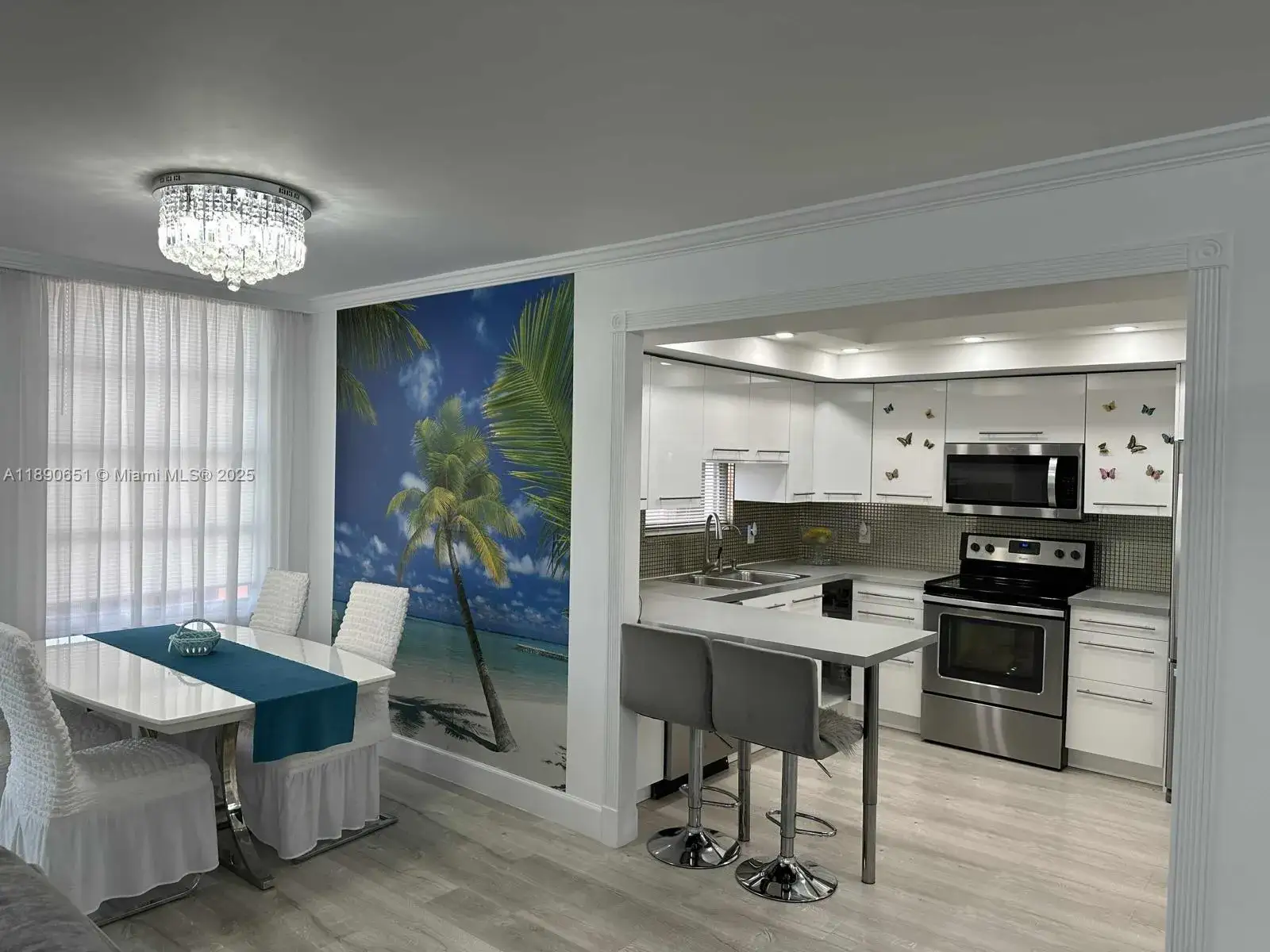 2 bedroom 2 bath Residential for sale at 1301 NE Miami Gardens Dr # 425W, Miami FL 33179