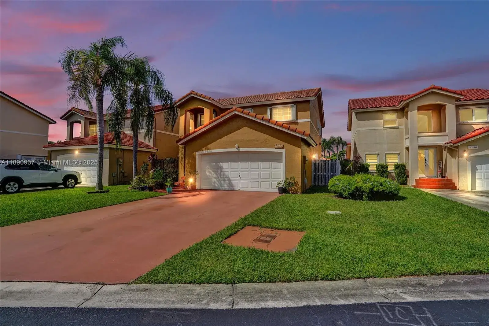 3 bedroom 2 bath Residential for sale at 10190 SW 138th Ct, Miami FL 33186