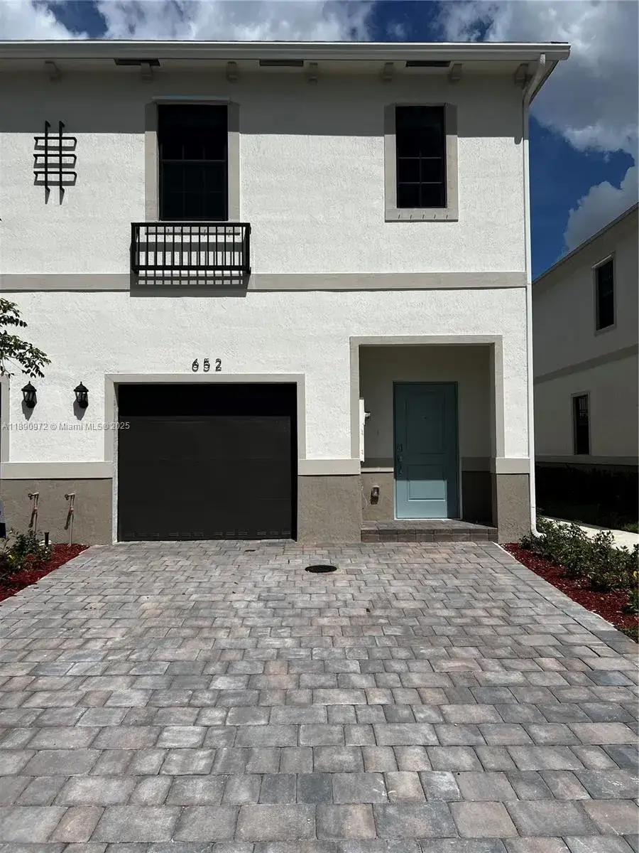 3 bedroom 2 bath Residential Lease for rent at 652 NW 6th St # 652, Florida City FL 33034
