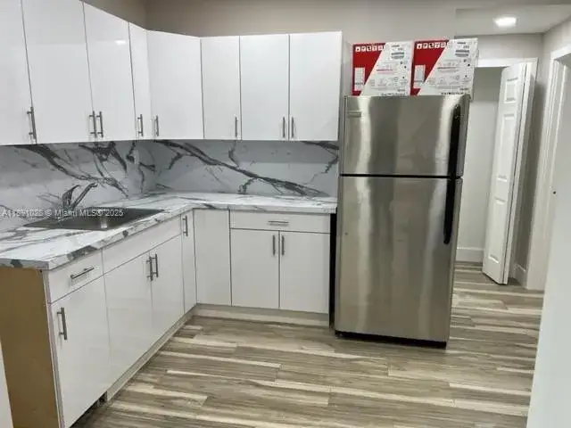 3 bedroom 1 bath Residential Lease for rent at 922 NW 2nd St # 1, Miami FL 33128