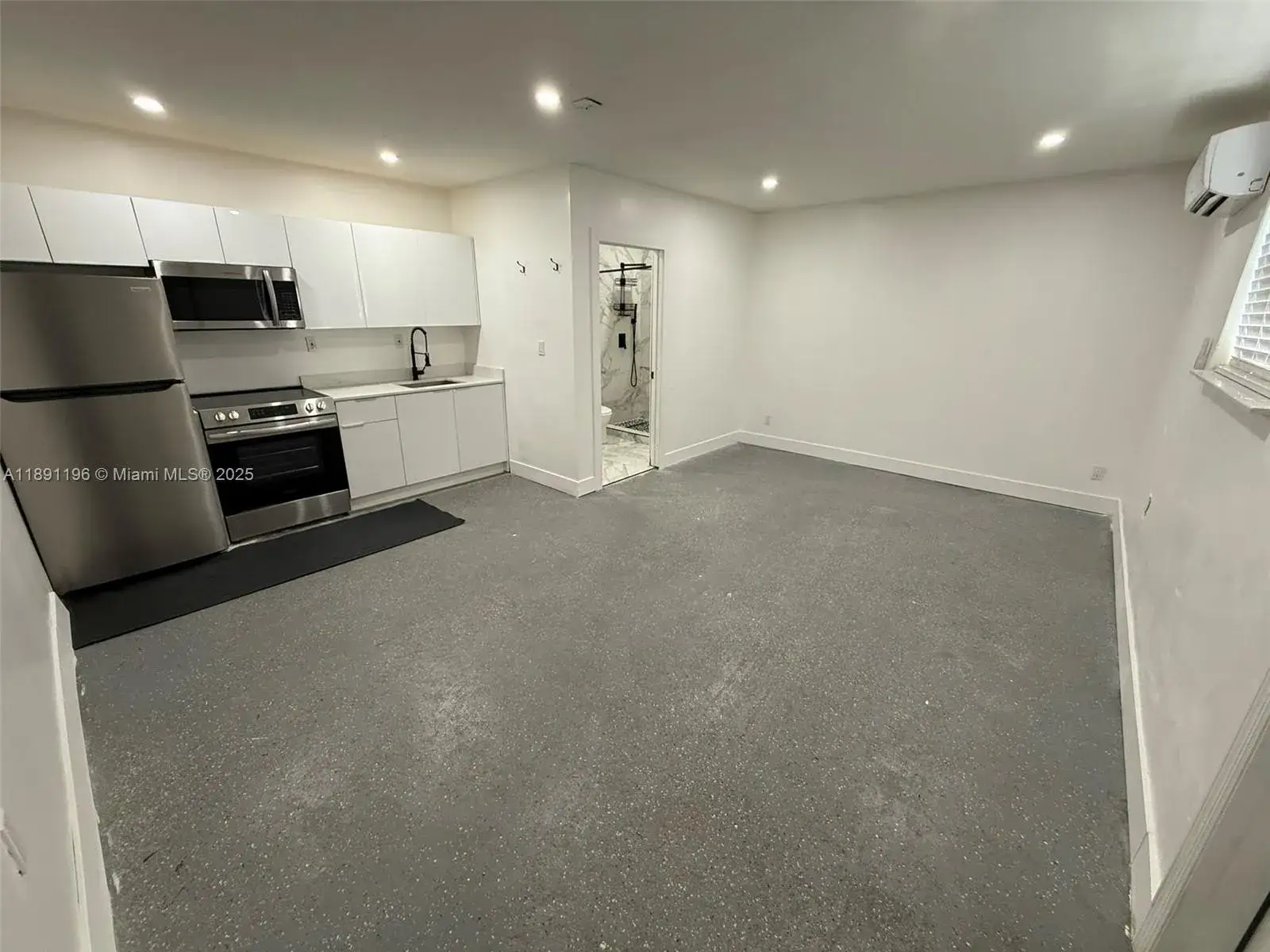 1 bath Residential Lease for rent at 4300 NW 3rd Ct # 1, Plantation FL 33317