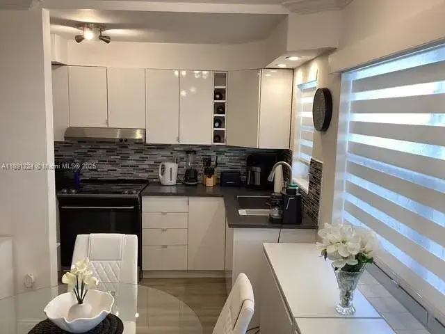 1 bedroom 1 bath Residential for sale at 3133 S Ocean Dr # 118, Hallandale Beach FL 33009