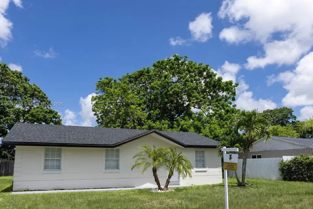 3 bedroom 2 bath Residential for sale at 355 SW 17th Ave, Homestead FL 33030