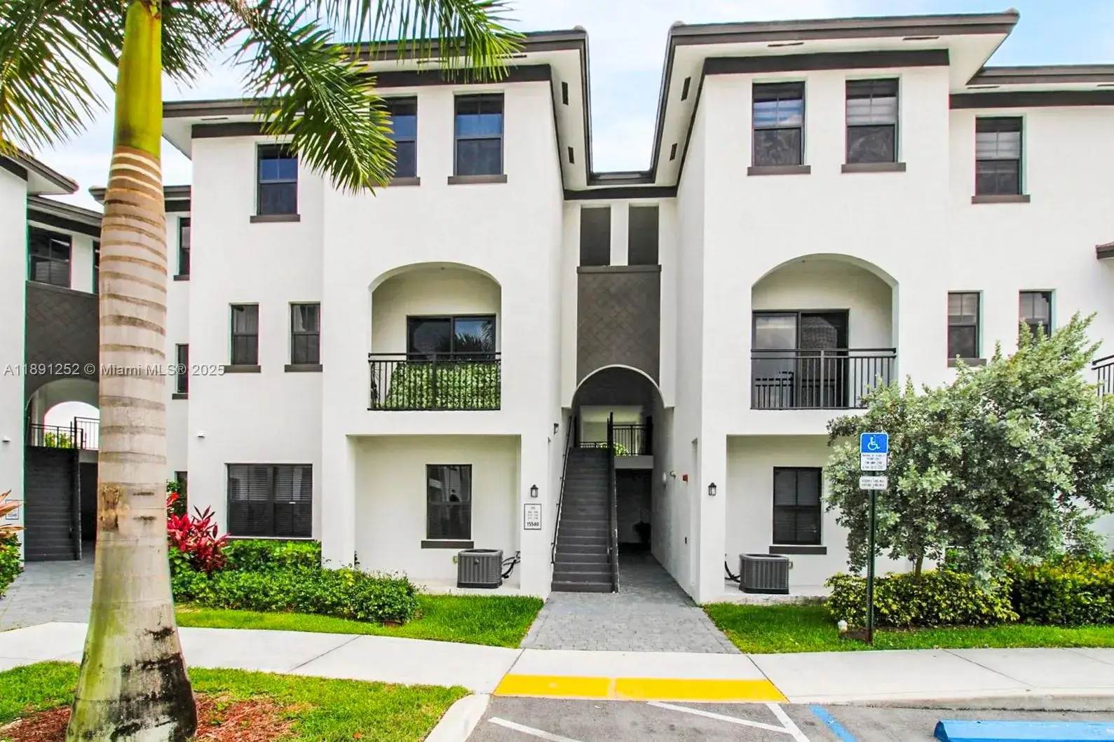 3 bedroom 2 bath Residential for sale at 15540 SW 136 St # 204, Miami FL 33196