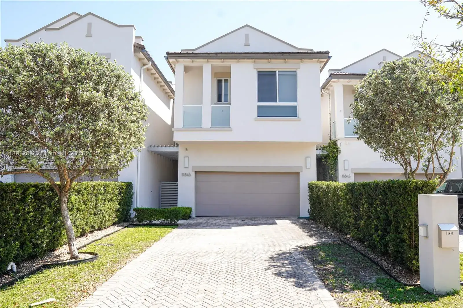 4 bedroom 3 bath Residential for sale at 11843 SW 81st Rd # 11843, Pinecrest FL 33156