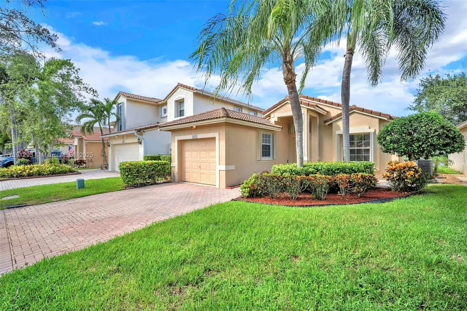 3 bedroom 2 bath Residential Lease for rent at 16411 Sapphire Bnd, Weston FL 33331