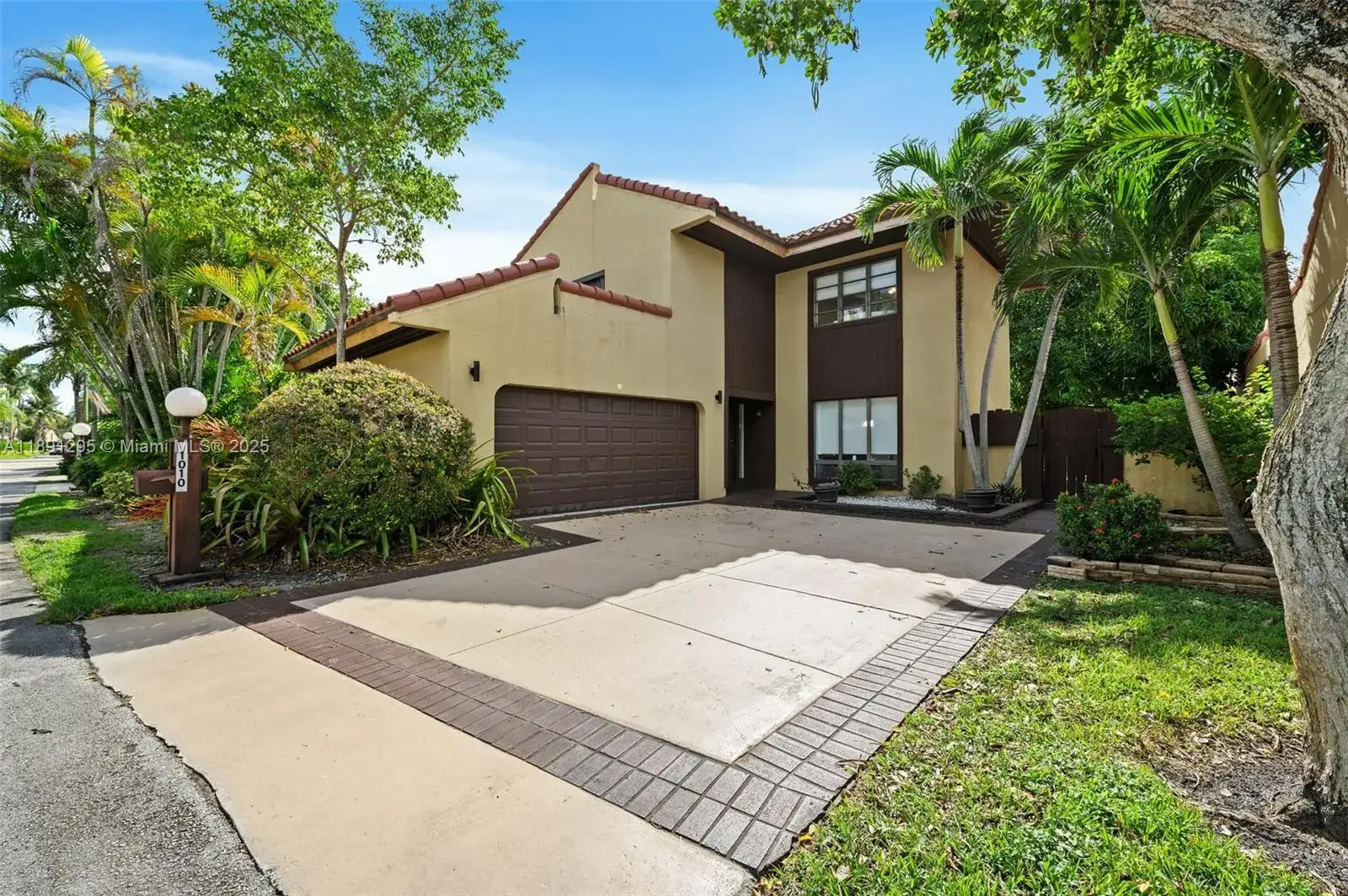 3 bedroom 2 bath Residential for sale at 1010 NE 204th Ter, Miami FL 33179