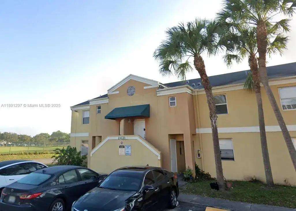 2 bedroom 2 bath Residential for sale at 2421 NW 56th Ave # 102, Lauderhill FL 33313
