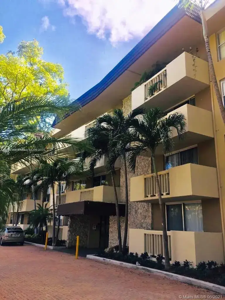 1 bedroom 1 bath Residential Lease for rent at 1800 Sans Souci Blvd # 333, North Miami FL 33181