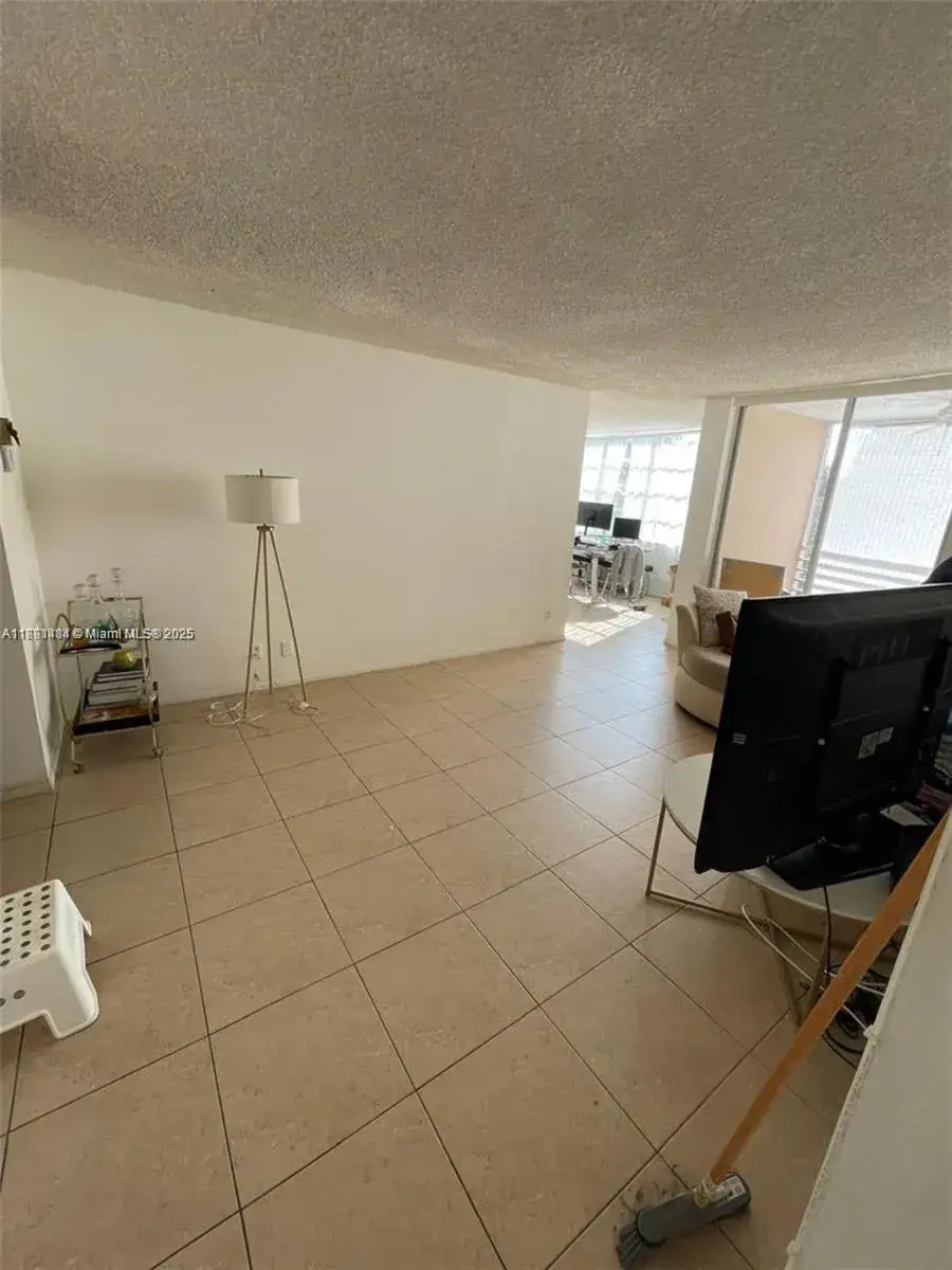 2 bedroom 2 bath Residential for sale at 9460 Live Oak Pl # 309, Davie FL 33324
