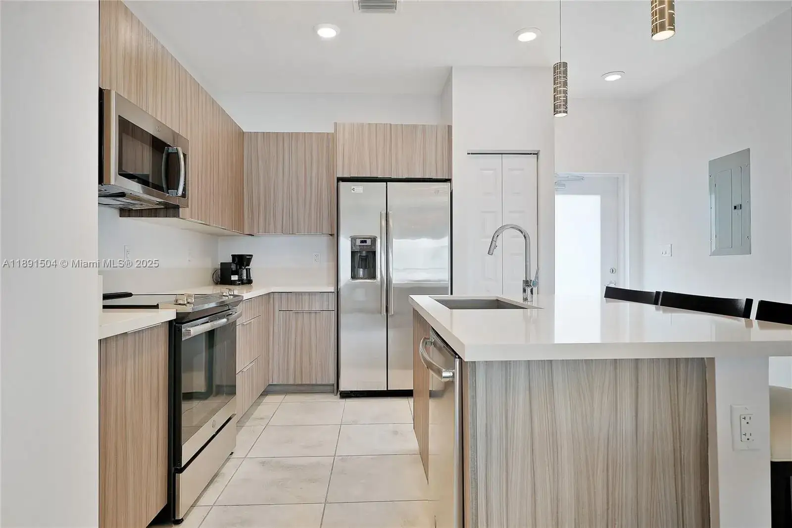 2 bedroom 2 bath Residential for sale at 4740 NW 84th Ct # 31, Doral FL 33166