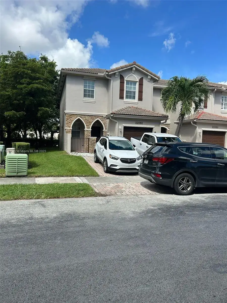 3 bedroom 2 bath Residential for sale at 22066 SW 93rd Pl, Cutler Bay FL 33190