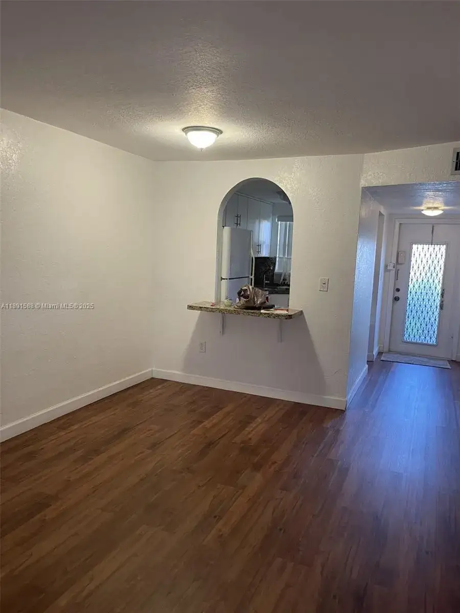 2 bedroom 2 bath Residential Lease for rent at 8515 Sunrise Lakes Blvd # 103, Sunrise FL 33322