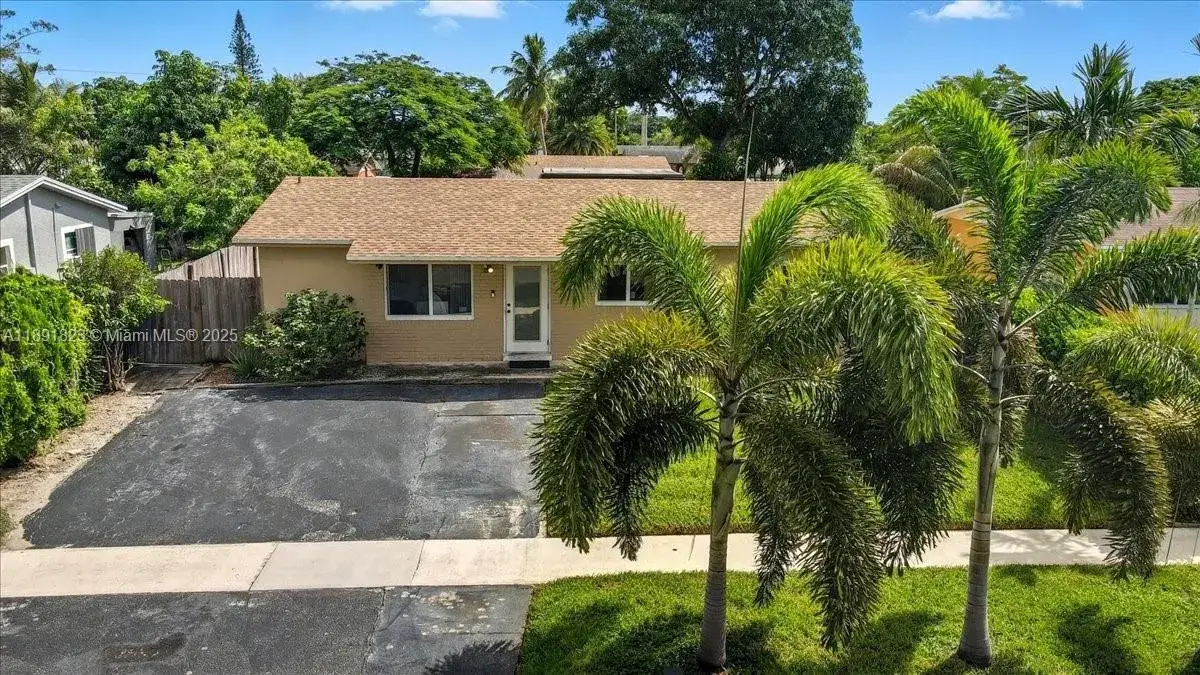 3 bedroom 2 bath Residential for sale at 514 SW 72nd Ter, North Lauderdale FL 33068