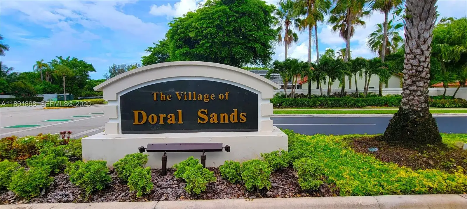 3 bedroom 2 bath Residential Lease for rent at 10635 NW 54th St, Doral FL 33178