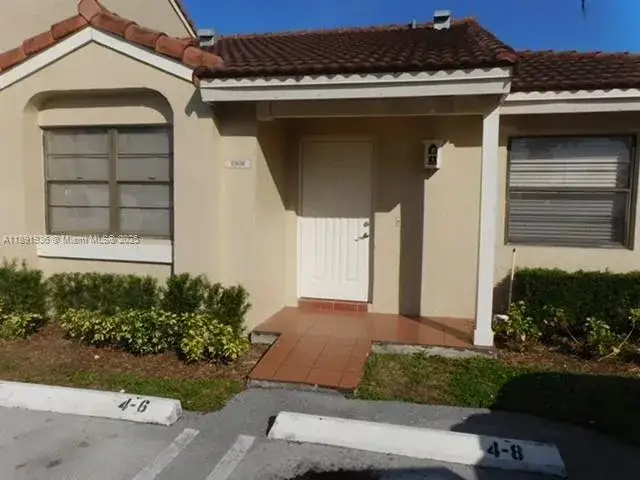 2 bedroom 2 bath Residential Lease for rent at 17038 NW 66th Ct, Hialeah FL 33015