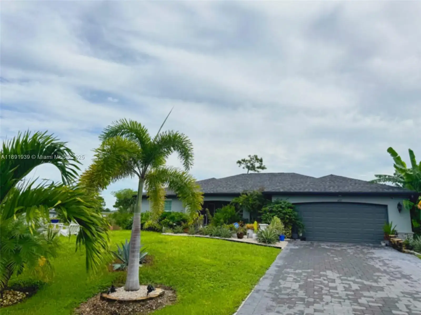 4 bedroom 2 bath Residential for sale at 4157 NW 40th ave, Cape Coral FL 33993