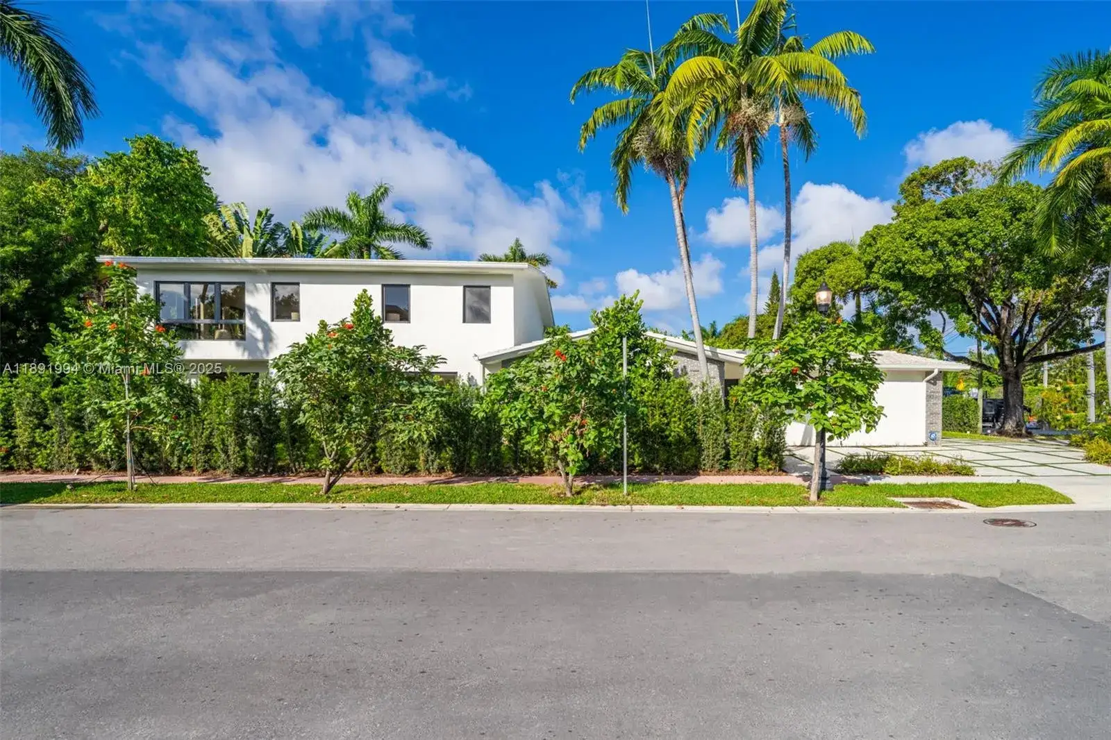 4 bedroom 3 bath Residential for sale at 222 E Rivo Alto Dr, Miami Beach FL 33139