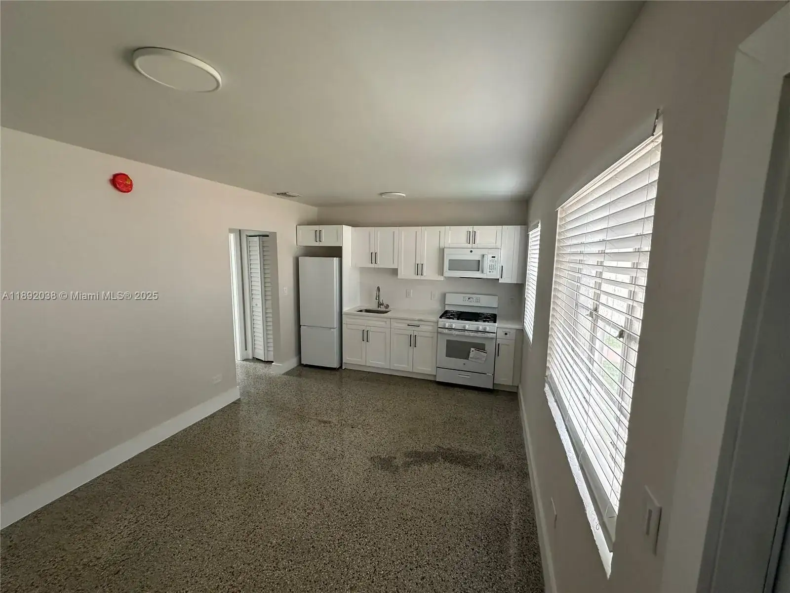 1 bedroom 1 bath Residential Lease for rent at 211 SW 18th Ave # 2, Miami FL 33135