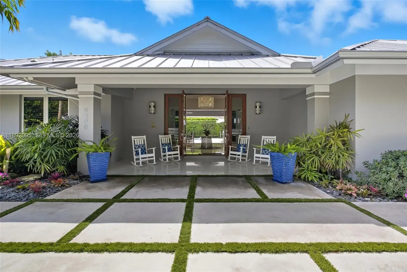 5 bedroom 3 bath Residential for sale at 5800 SW 99th Ter, Pinecrest FL 33156