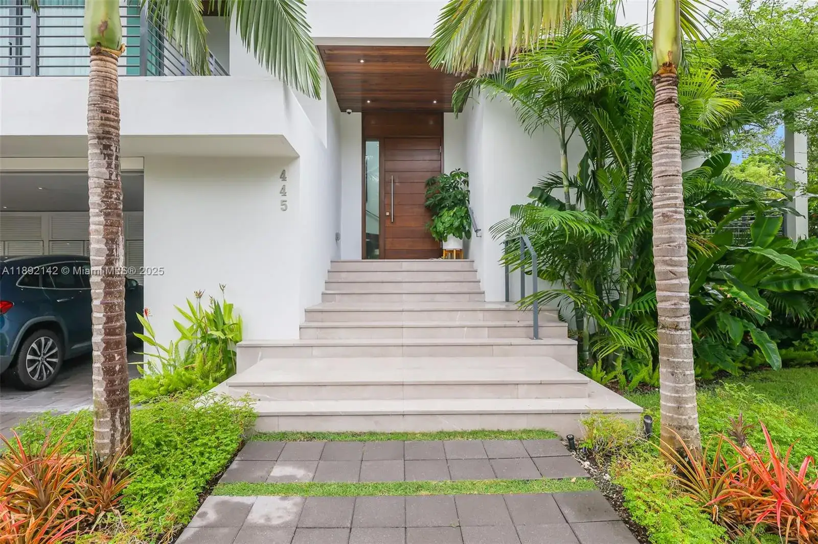 5 bedroom 5 bath Residential for sale at 445 Ridgewood Rd, Key Biscayne FL 33149