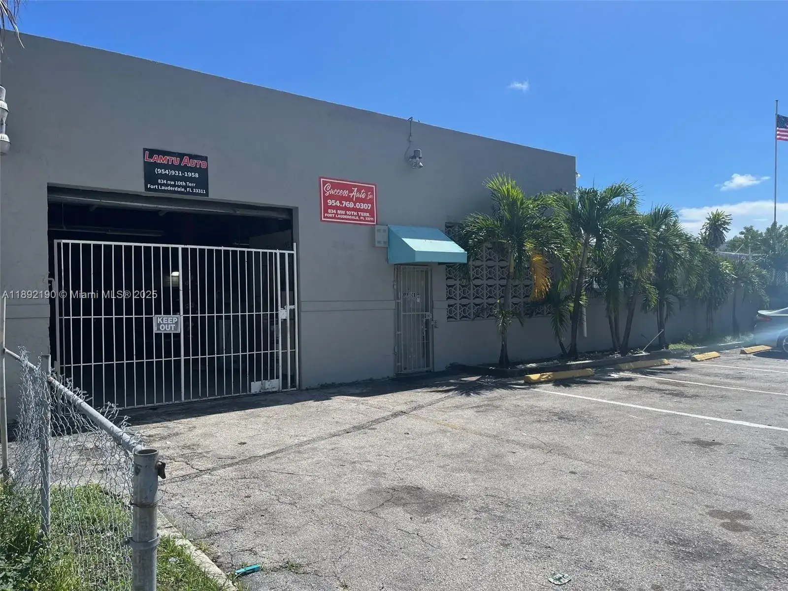 Commercial Sale for sale at 834 NW 10th Ter, Fort Lauderdale FL 33311