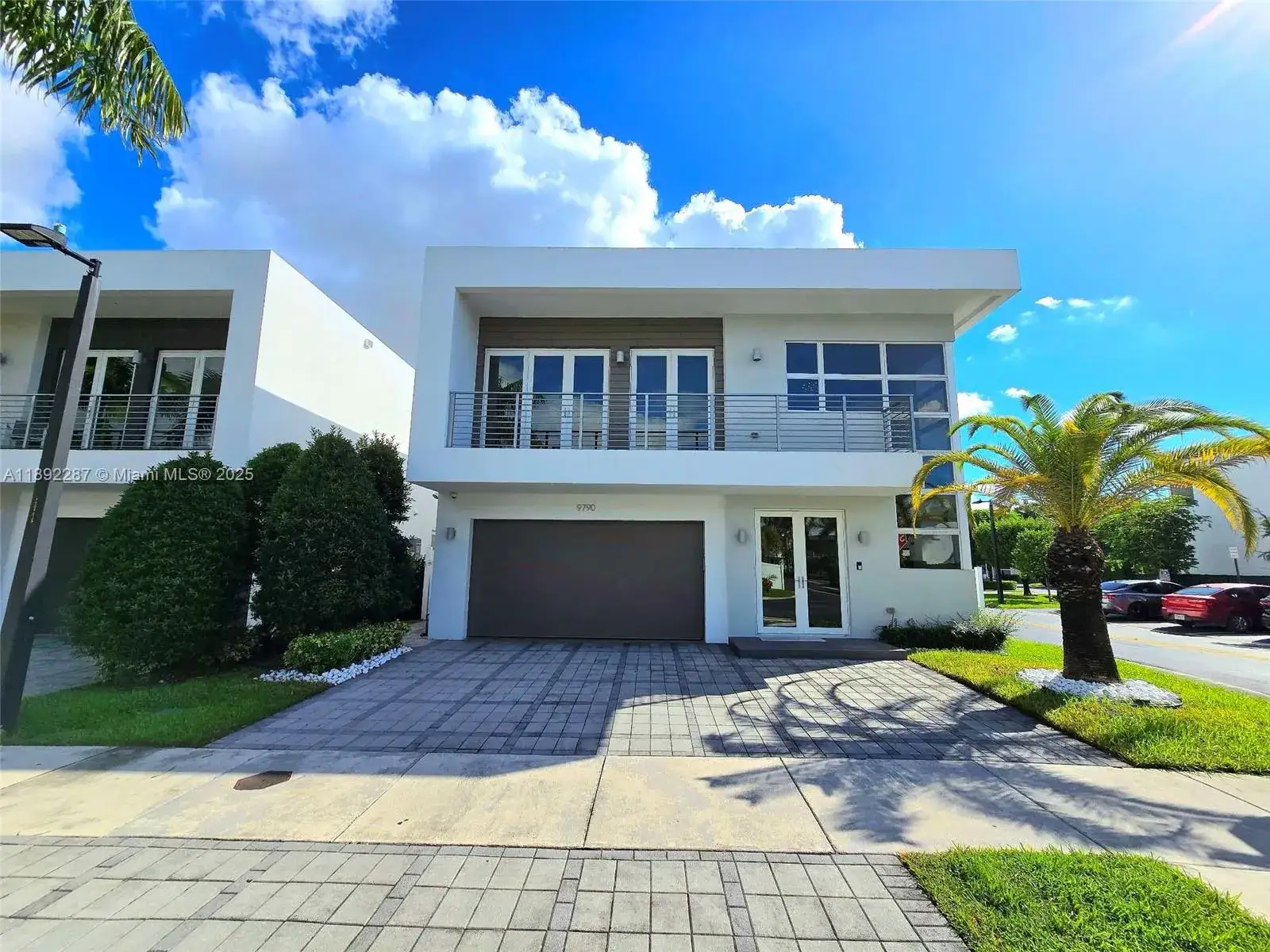 5 bedroom 4 bath Residential for sale at 9790 NW 75th St, Doral FL 33178