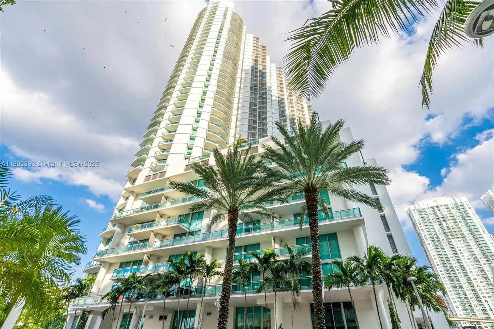 3 bedroom 2 bath Residential for sale at 350 S Miami Ave # 1601, Miami FL 33130
