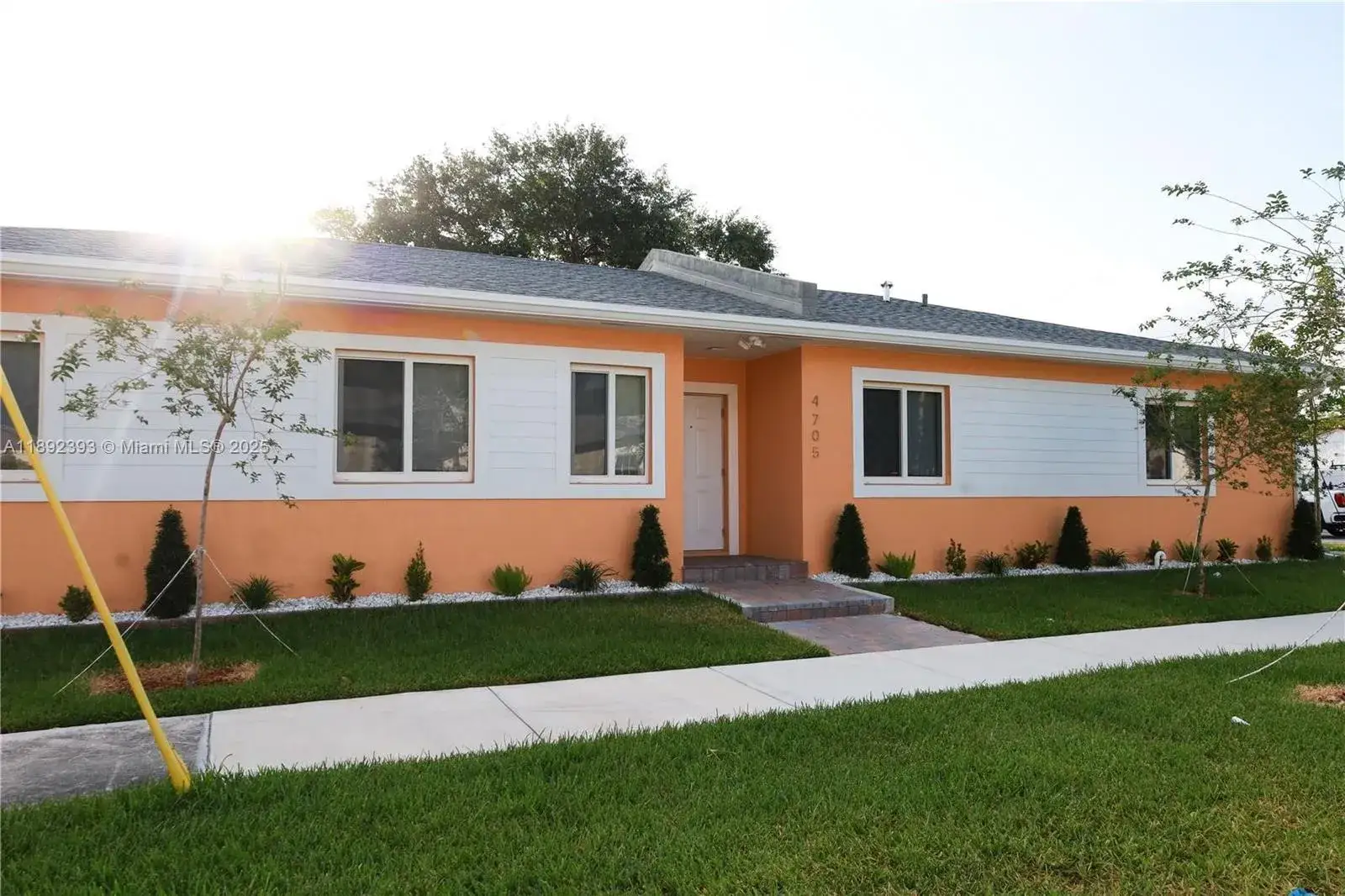 3 bedroom 2 bath Residential Lease for rent at 1795 NW 47th St # 4705, Miami FL 33142