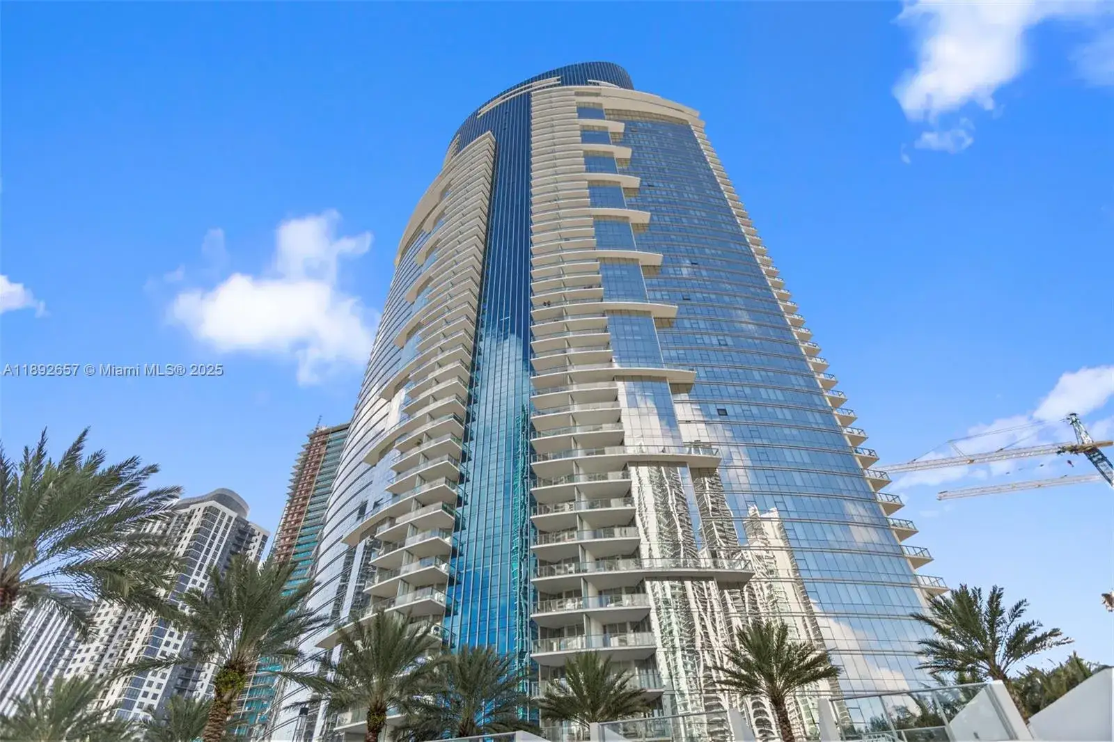 2 bedroom 3 bath Residential for sale at 851 NE 1st Ave # 3707, Miami FL 33132