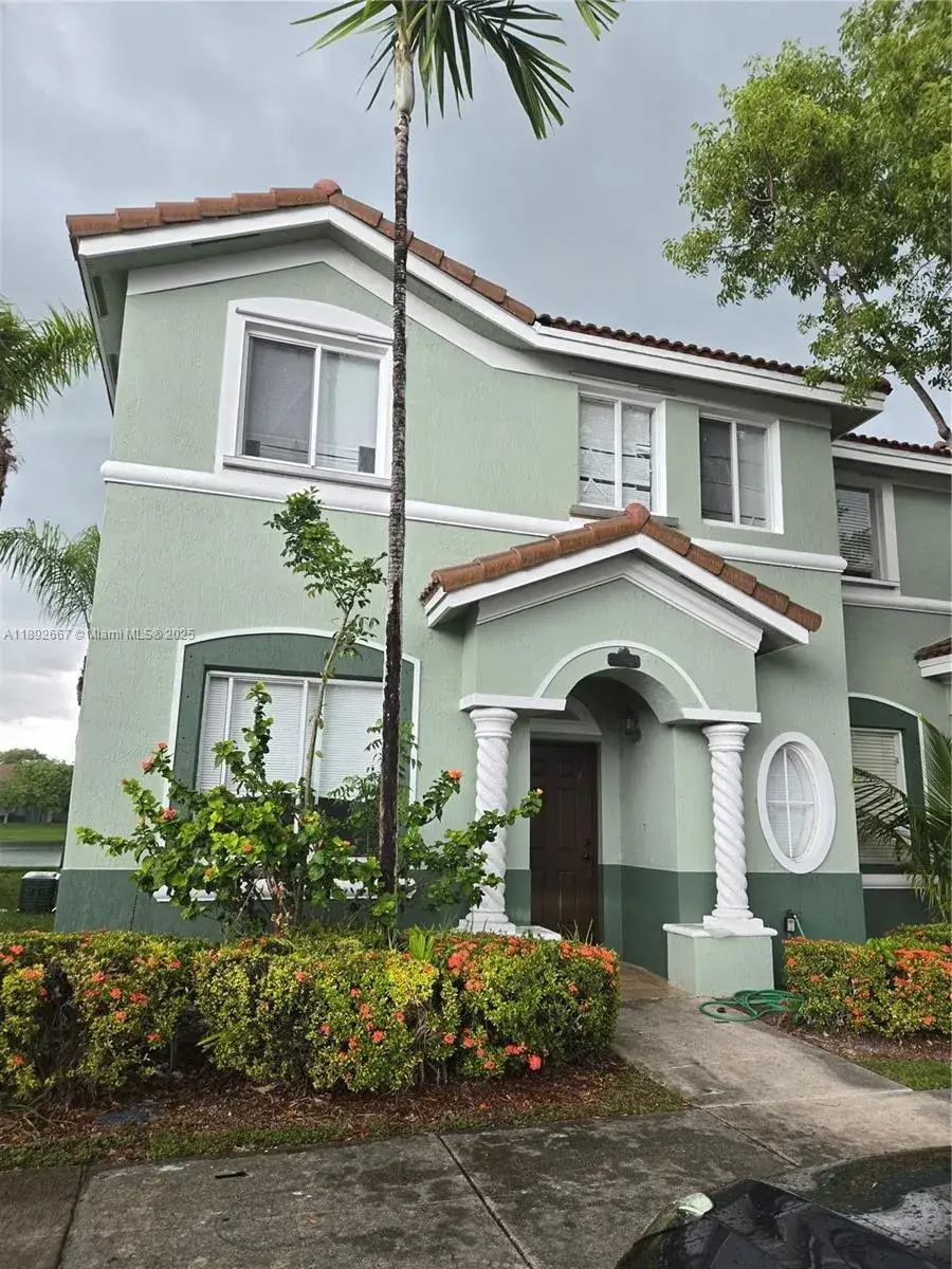3 bedroom 3 bath Residential for sale at 2804 SE 16th Ave # 124, Homestead FL 33035